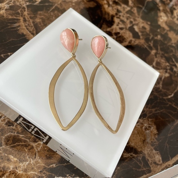 Jewelry - Tear Drop Oval Earrings With Heart Shaped Pink Stone